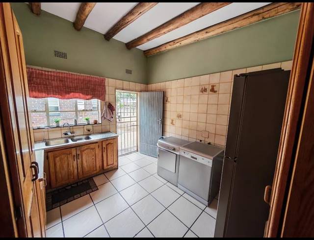 3 BEDROOM HOUSE FOR SALE IN VANDERBIJLPARK SE 7
